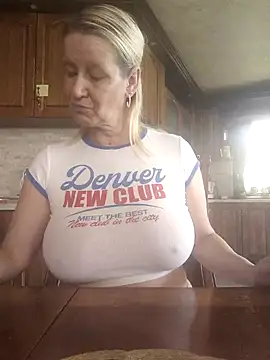 Snapshot of Lotus-blume1 chatting on December 2025 10:58:02 AM Lotus-blume1 online show from December 2025 10:58:02 AM