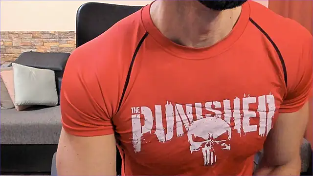 Snapshot of HotHunkTrainer chatting on November 2025 08:41:01 AM HotHunkTrainer online show from November 2025 08:41:01 AM