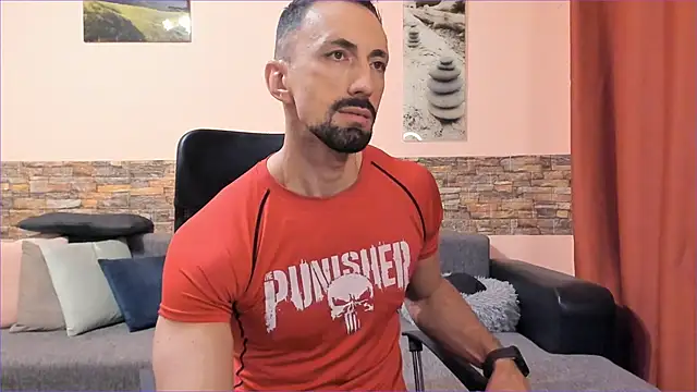 Snapshot of HotHunkTrainer chatting on November 2025 08:08:01 AM HotHunkTrainer online show from November 2025 08:08:01 AM