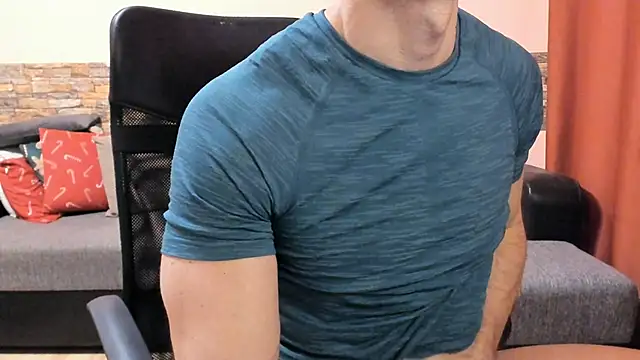 HotHunkTrainer online show from March 2026 08:20:01 AM