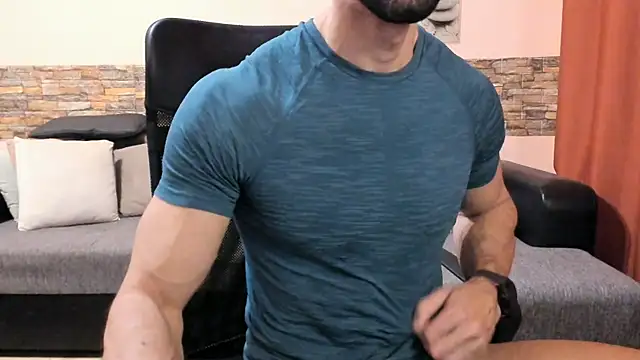 HotHunkTrainer online show from December 2025 09:30:02 AM