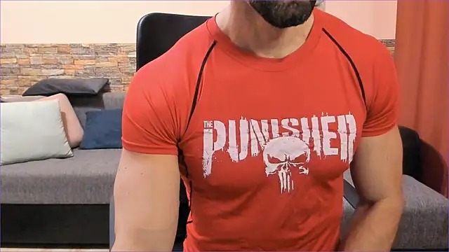 Snapshot of HotHunkTrainer chatting on November 2025 08:40:01 AM HotHunkTrainer online show from November 2025 08:40:01 AM