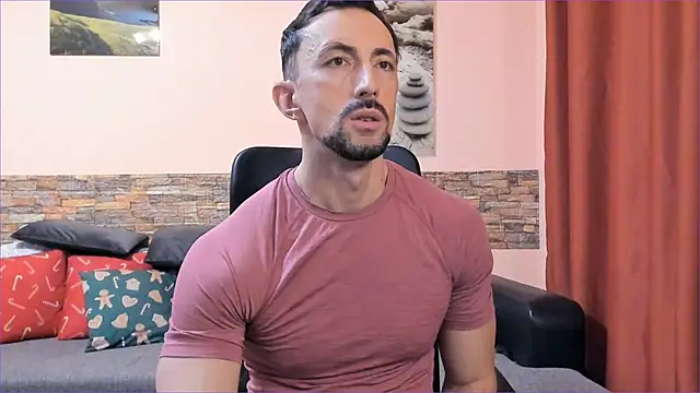 HotHunkTrainer online show from March 2025 04:35:02 PM
