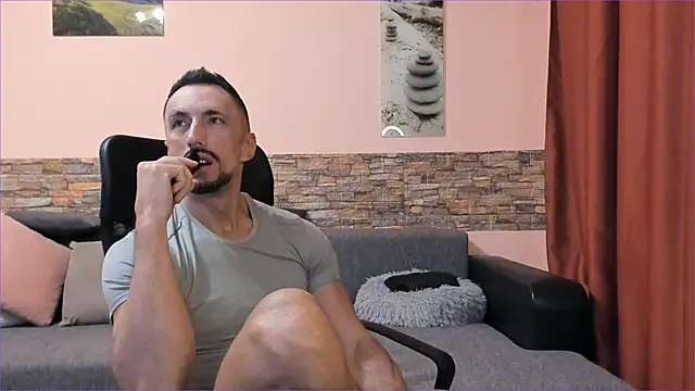 HotHunkTrainer online show from September 2025 06:40:01 AM