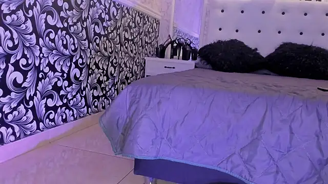 Snapshot of Foxy_Slave chatting on February 2025 11:17:02 AM Foxy Slave online show from February 2025 11:17:02 AM