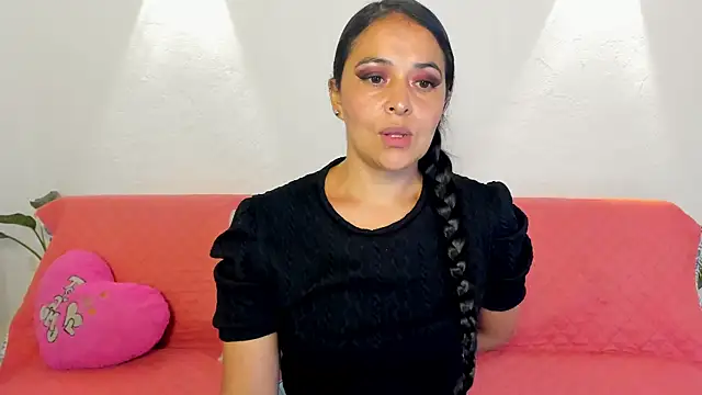 Snapshot of jessamond chatting on October 2025 11:06:01 PM jessamond online show from October 2025 11:06:01 PM