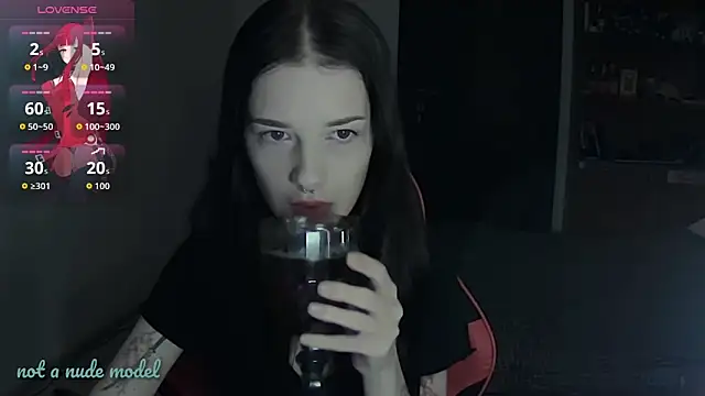 Snapshot of Miya_Dream_UKR chatting on November 2025 03:45:01 PM Miya Dream UKR online show from November 2025 03:45:01 PM