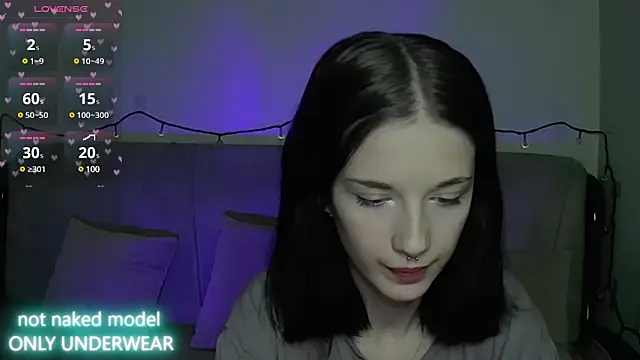 Snapshot of Miya_Dream_UKR chatting on December 2024 10:02:02 PM Miya Dream UKR online show from December 2024 10:02:02 PM