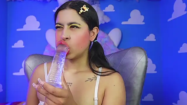 miss romyna online show from April 2026 11:03:01 AM