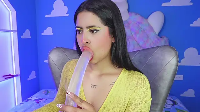 Snapshot of miss_romyna chatting on December 2025 11:05:02 AM miss romyna online show from December 2025 11:05:02 AM