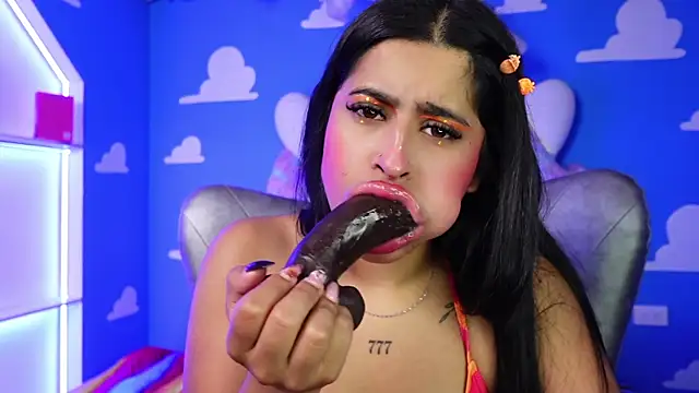 miss romyna online show from May 2026 11:11:01 AM