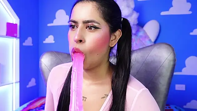 miss romyna online show from July 2026 10:44:02 AM