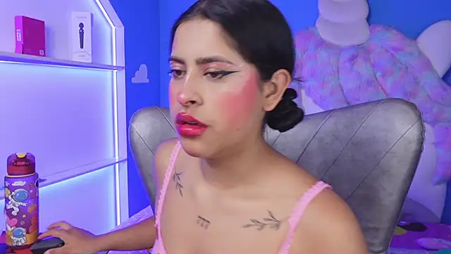 Snapshot of miss_romyna chatting on October 2025 11:02:02 AM miss romyna online show from October 2025 11:02:02 AM