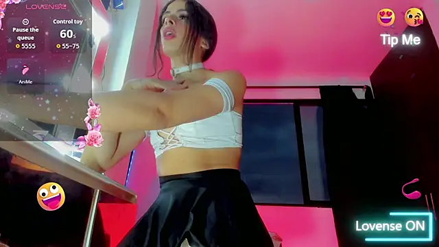 emperatrizhotwolf online show from November 2025 10:57:01 PM