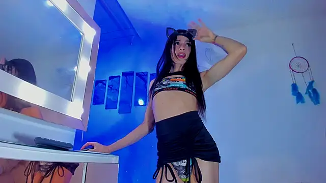 emperatrizhotwolf online show from January 2025 08:03:02 PM