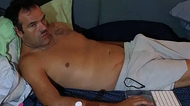 badboybrad11 online show from April 2026 09:30:01 PM