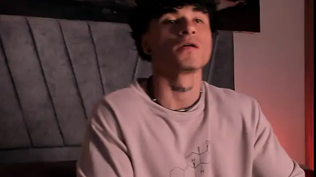 Thomas Fit1 online show from December 2025 02:51:02 AM