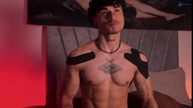 Thomas Fit1 online show from November 2025 01:28:01 AM