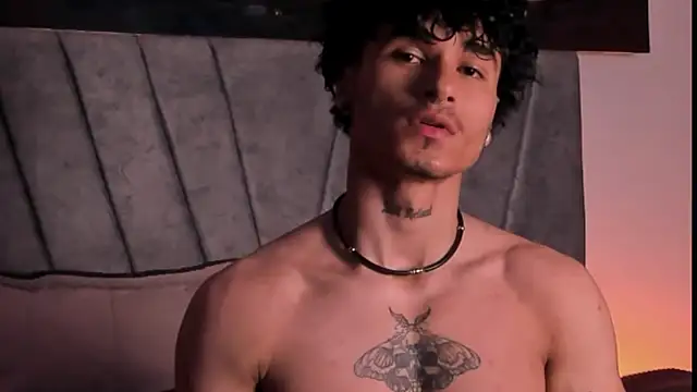 Thomas Fit1 online show from November 2025 05:01:02 AM