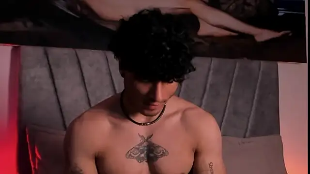 Thomas Fit1 online show from December 2025 01:19:01 AM