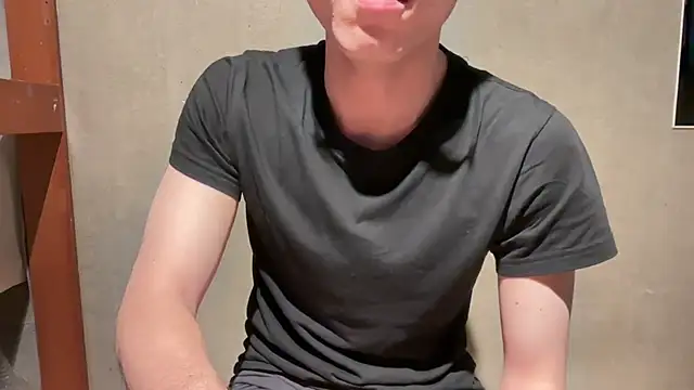 Snapshot of rickyyy0201 chatting on February 2025 03:03:02 PM rickyyy0201 online show from February 2025 03:03:02 PM