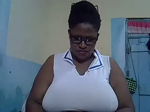 Snapshot of sexy_bigboobss chatting on October 2025 09:22:02 AM sexy bigboobss online show from October 2025 09:22:02 AM