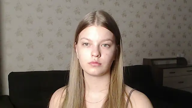 EmySway online show from February 2025 07:19:02 PM