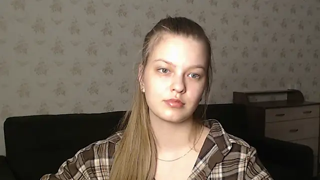 EmySway online show from March 2025 03:47:02 PM