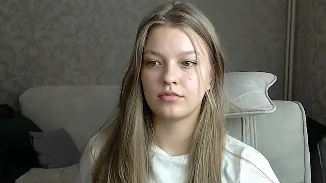 EmySway online show from February 2025 04:15:01 AM