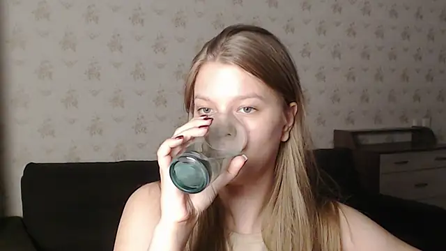 EmySway online show from February 2025 12:36:02 PM
