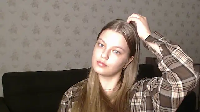 EmySway online show from March 2025 06:53:02 PM