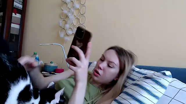 Snapshot of Scarlettford chatting on February 2025 11:01:02 AM Scarlettford online show from February 2025 11:01:02 AM