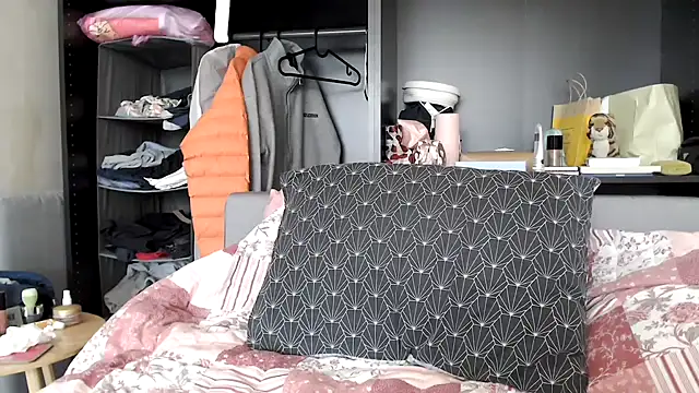 Snapshot of Scarlettford chatting on October 2025 09:47:02 AM Scarlettford online show from October 2025 09:47:02 AM