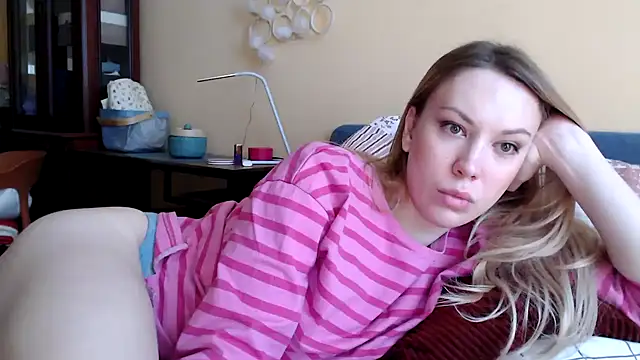 Snapshot of Scarlettford chatting on February 2025 11:56:01 AM Scarlettford online show from February 2025 11:56:01 AM