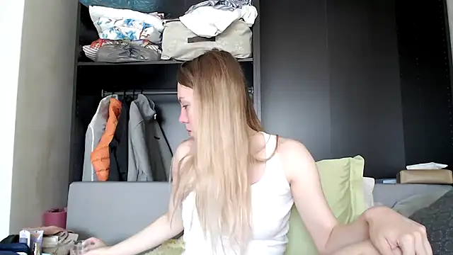 Snapshot of Scarlettford chatting on September 2025 08:06:01 AM Scarlettford online show from September 2025 08:06:01 AM