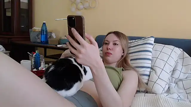 Snapshot of Scarlettford chatting on February 2025 02:06:02 PM Scarlettford online show from February 2025 02:06:02 PM