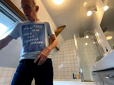 Snapshot of martxxxxx chatting on October 2025 08:55:02 AM martxxxxx online show from October 2025 08:55:02 AM