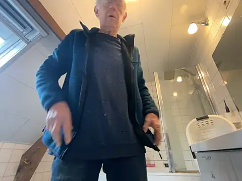 Snapshot of martxxxxx chatting on November 2025 11:36:02 AM martxxxxx online show from November 2025 11:36:02 AM