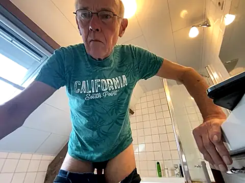 Snapshot of martxxxxx chatting on October 2025 08:38:01 AM martxxxxx online show from October 2025 08:38:01 AM