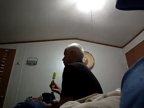 Xoc8  online show from December 2025 07:40:01 PM