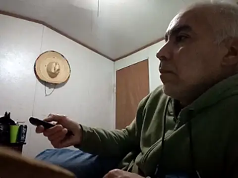 Xoc8  online show from December 2025 04:57:01 PM