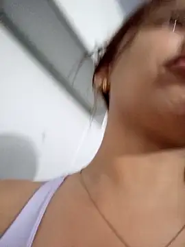 AnthonelaDuque online show from November 2025 11:33:01 AM