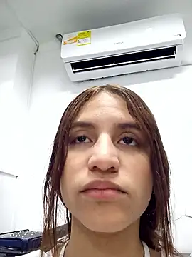 AnthonelaDuque online show from January 2026 11:28:01 AM