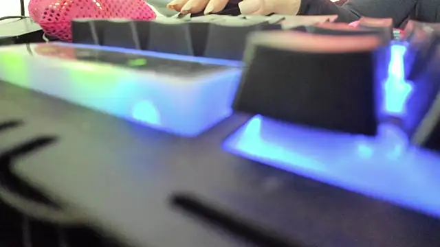 RaelleDarkstar online show from October 2025 01:41:01 PM