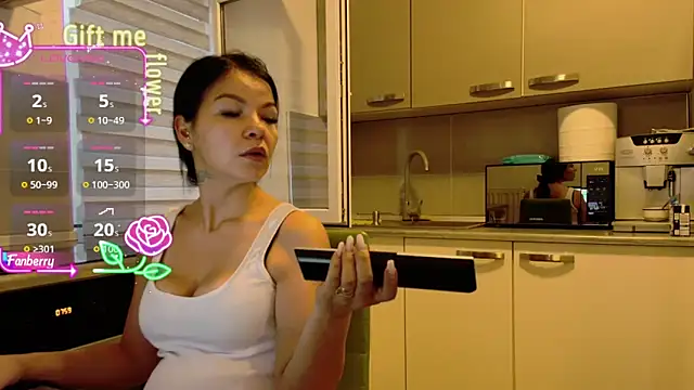 alisoncassie online show from October 2025 05:01:01 AM