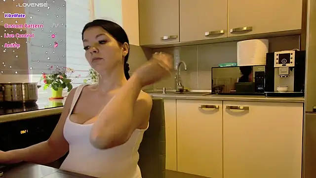 Snapshot of alisoncassie chatting on May 2026 05:22:01 AM alisoncassie online show from May 2026 05:22:01 AM