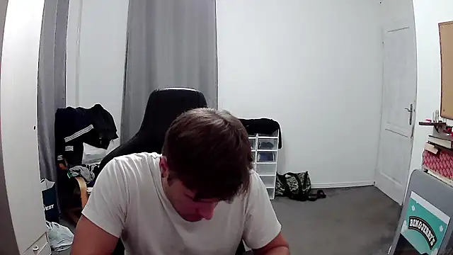 PKrisztian online show from September 2025 06:44:01 PM