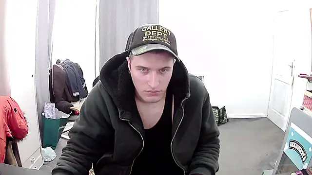 PKrisztian online show from March 2026 12:18:01 PM