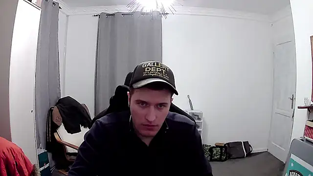 PKrisztian online show from April 2026 06:36:02 PM