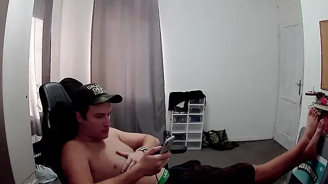 PKrisztian online show from October 2025 01:34:01 PM